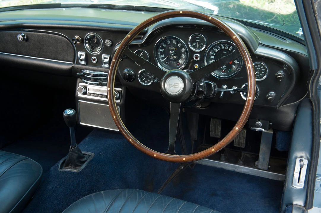 1970 Aston Martin DB6 Vantage - Image 19 of 25