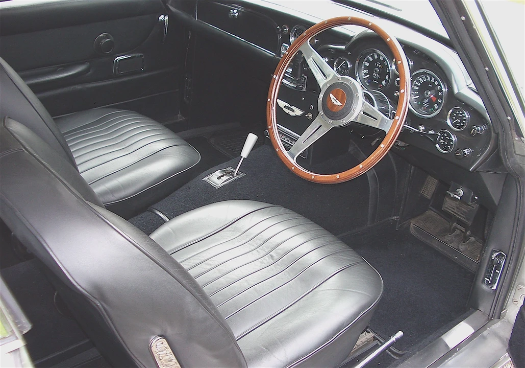 1970 Aston Martin DB6 - Image 3 of 5