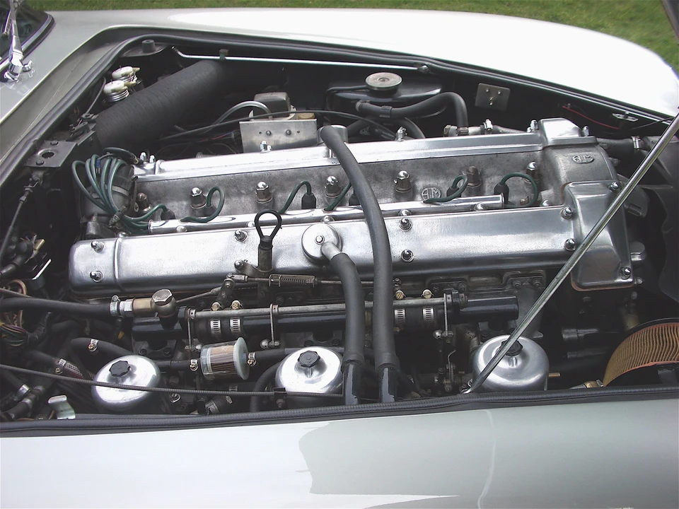 1970 Aston Martin DB6 - Image 4 of 5
