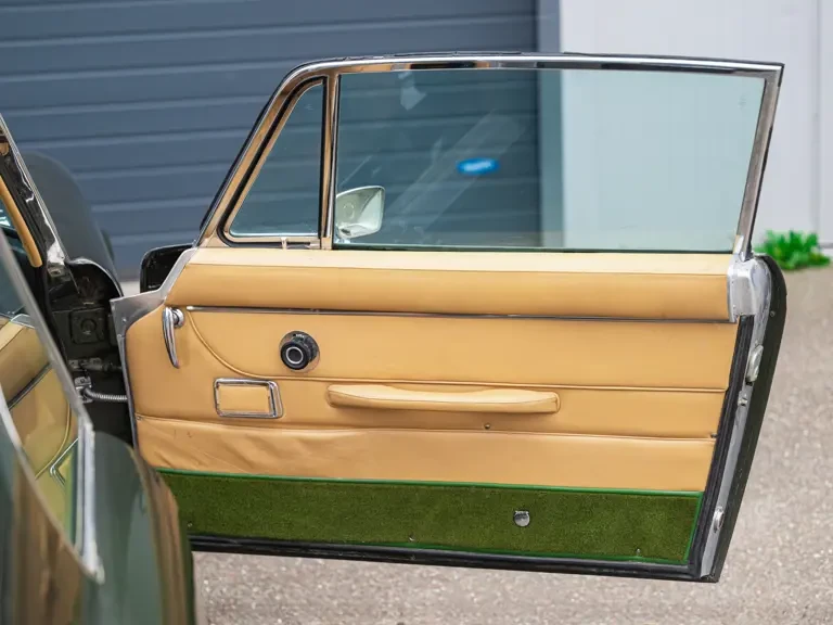 1970 Aston Martin DB6 - Image 24 of 31