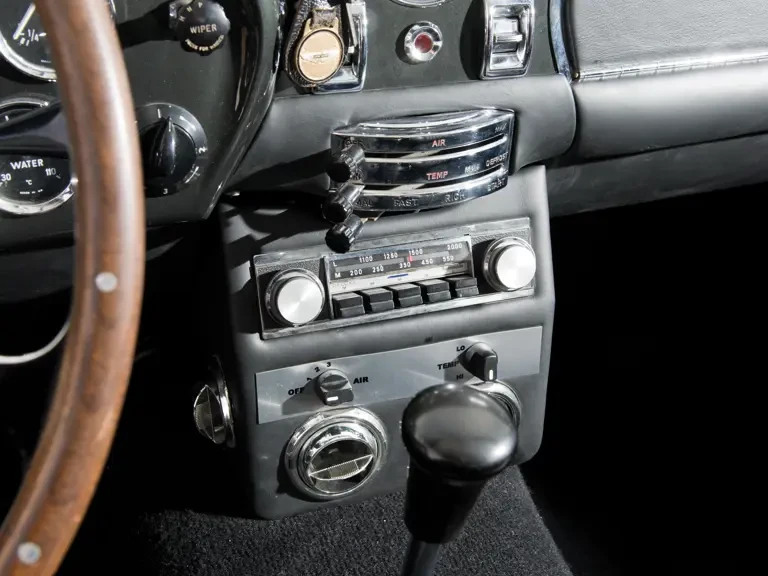 1970 Aston Martin DB6 Vantage - Image 20 of 26