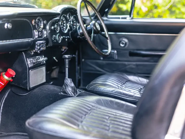 1970 Aston Martin DB6 Vantage - Image 25 of 31