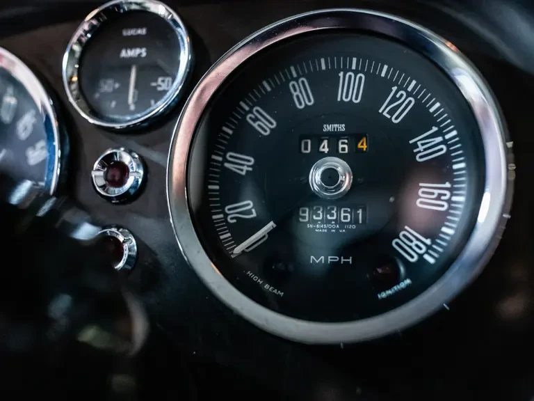1970 Aston Martin DB6 Vantage - Image 17 of 31