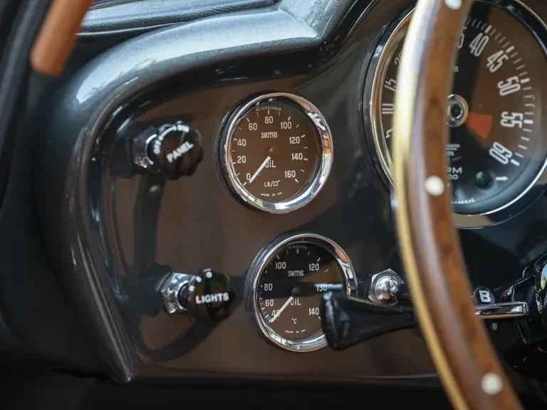 1970 Aston Martin DB6 Vantage - Image 19 of 31