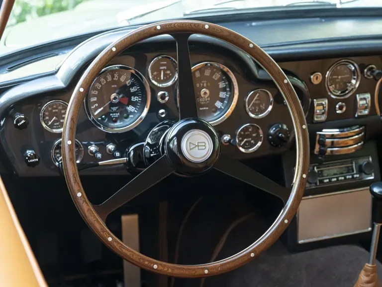 1970 Aston Martin DB6 Vantage - Image 14 of 31