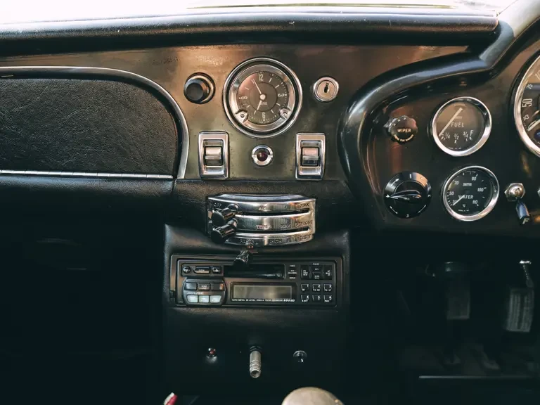 1970 Aston Martin DB6 Vantage - Image 17 of 28