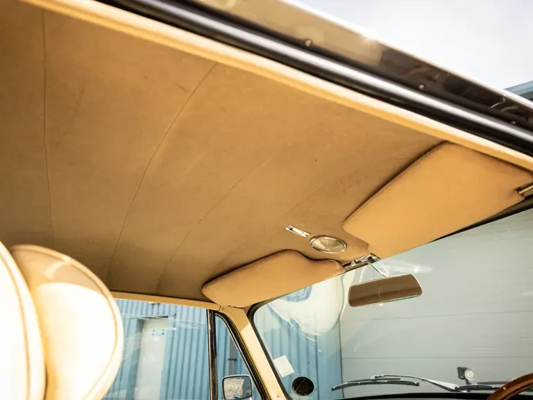 1970 Aston Martin DB6 Vantage - Image 30 of 31