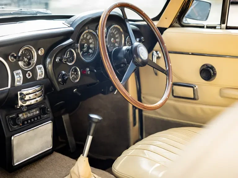1970 Aston Martin DB6 Vantage - Image 22 of 31