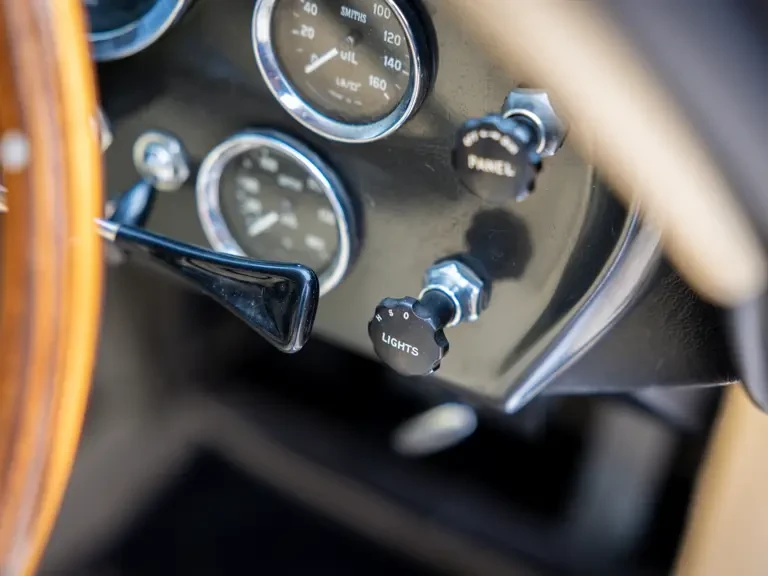 1970 Aston Martin DB6 Vantage - Image 19 of 31