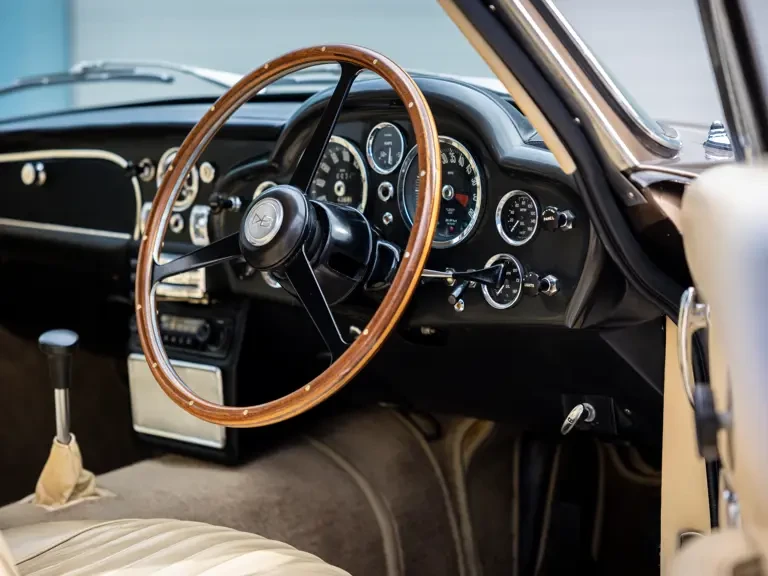 1970 Aston Martin DB6 Vantage - Image 17 of 31