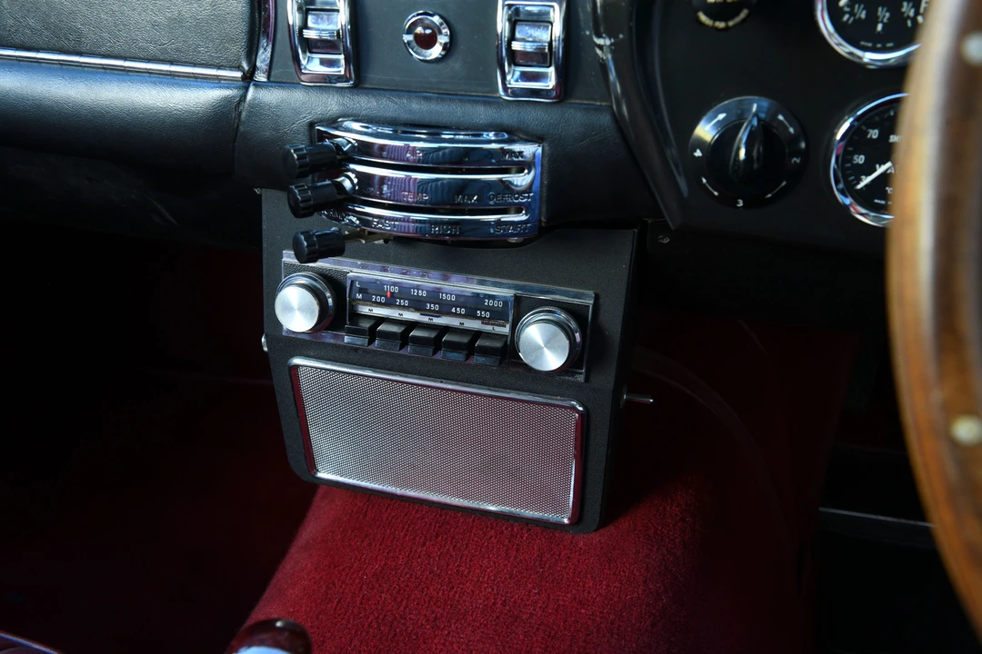 1970 Aston Martin DB6 - Image 30 of 31