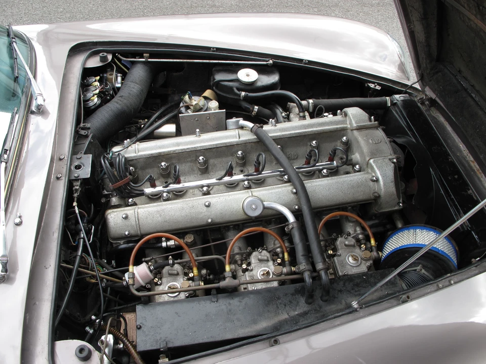 1970 Aston Martin DB6 Vantage - Image 4 of 6