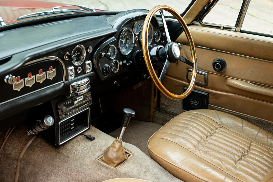 1970 Aston Martin DB6 Vantage - Image 11 of 30
