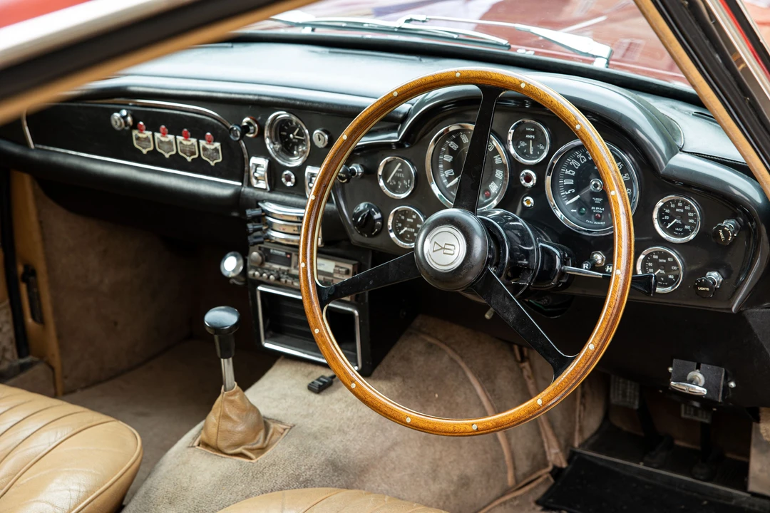1970 Aston Martin DB6 Vantage - Image 24 of 30