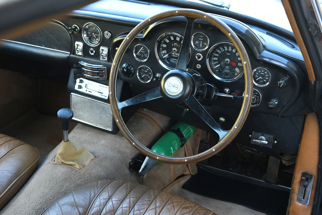 1970 Aston Martin DB6 Vantage - Image 28 of 31