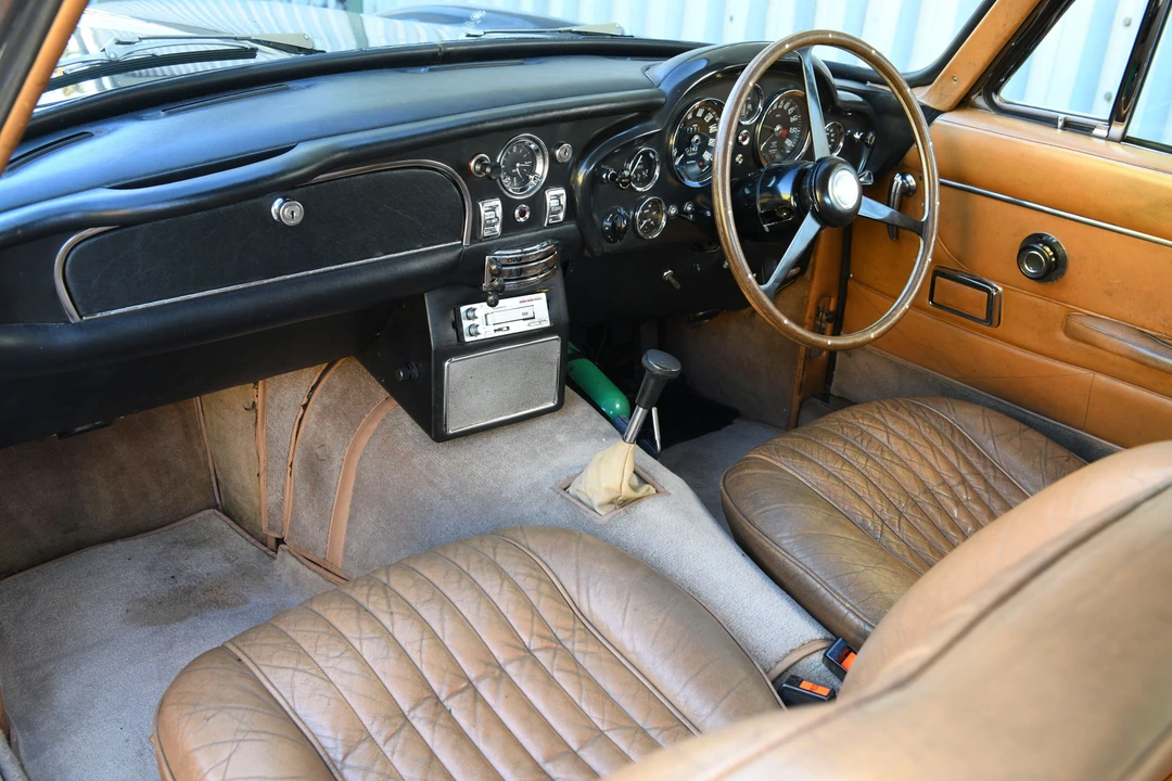 1970 Aston Martin DB6 Vantage - Image 11 of 31