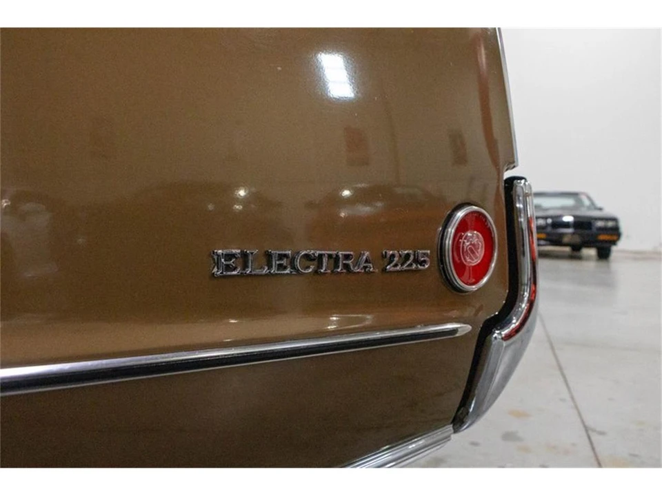 1970 Buick Electra - Image 25 of 31