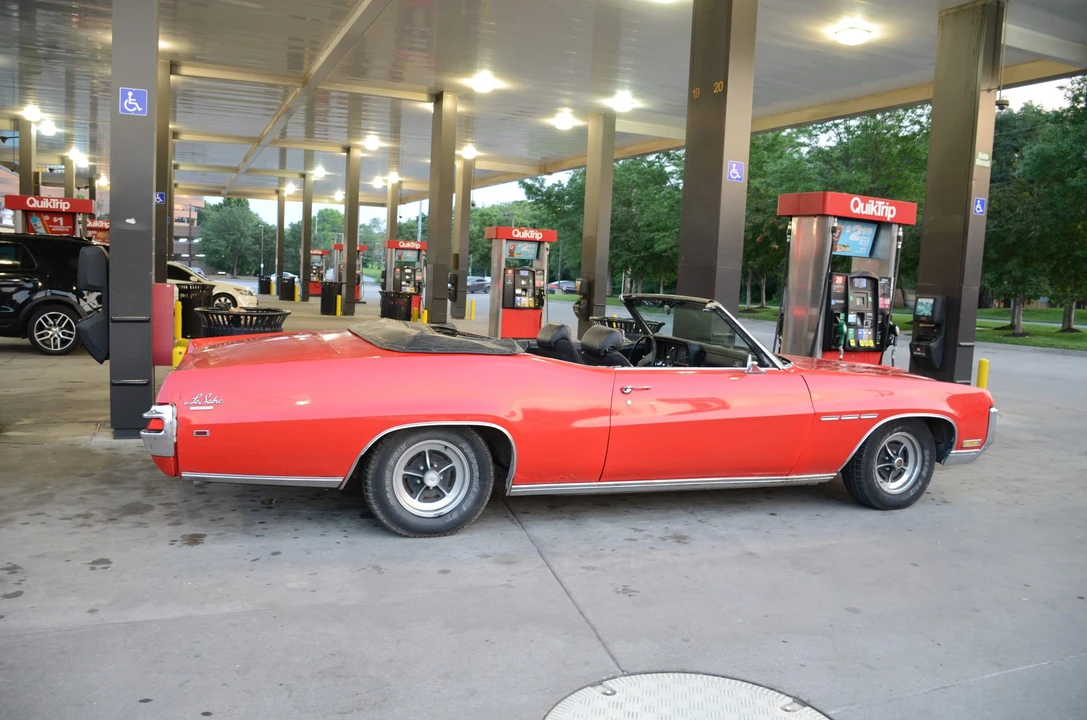 1970 Buick LeSabre - Image 11 of 31