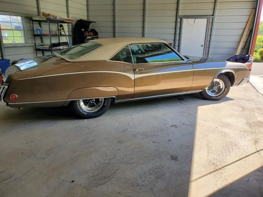 1970 Buick Riviera 2nd Gen - Image 2 of 3