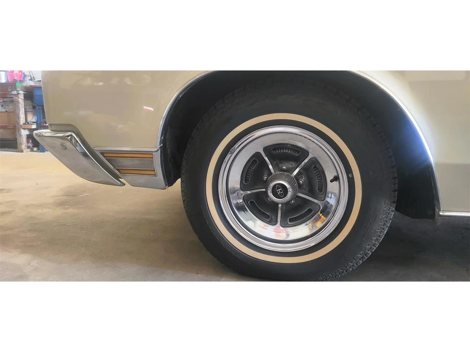 1970 Buick Riviera 2nd Gen - Image 16 of 17