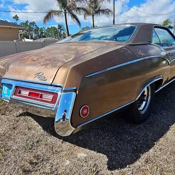 1970 Buick Riviera Coupe 2D