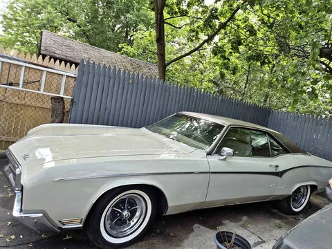 1970 Buick Riviera Coupe 2D