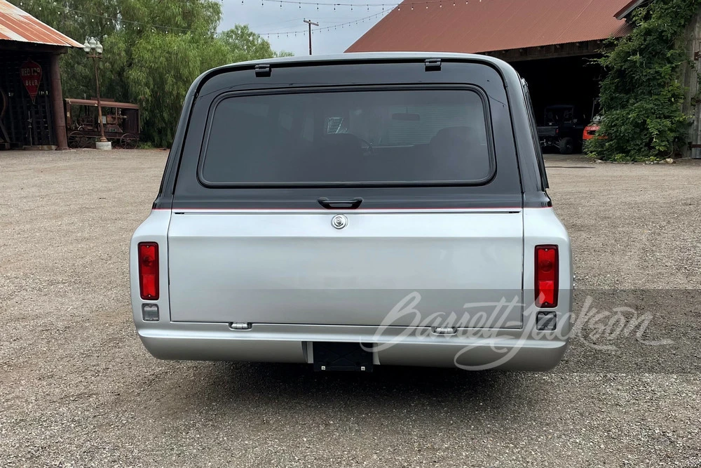 1970 Chevrolet Suburban 6th Gen - Image 11 of 13