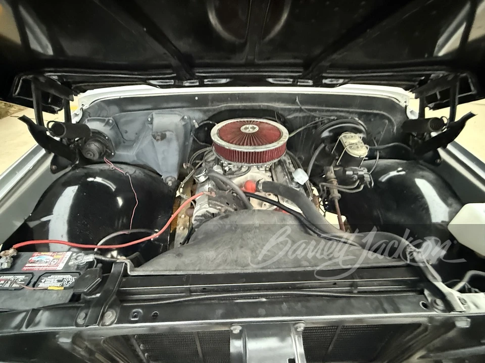 1970 Chevrolet Suburban 6th Gen - Image 4 of 6