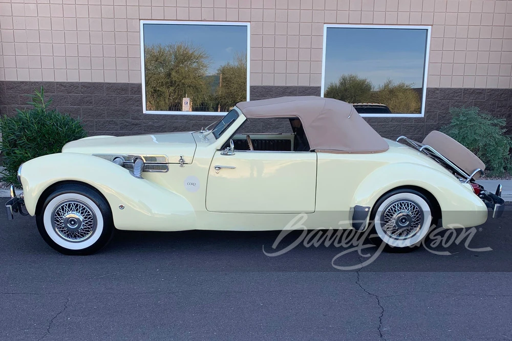 1970 Cord 810 & 812 - Image 7 of 12