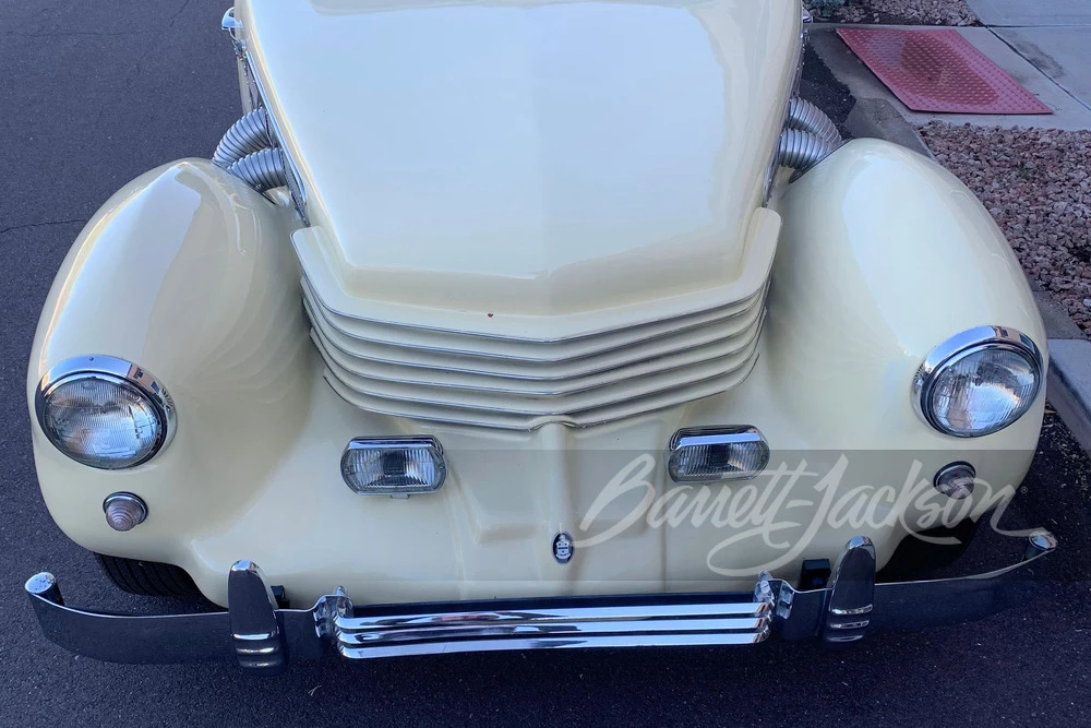 1970 Cord 810 & 812 - Image 9 of 12