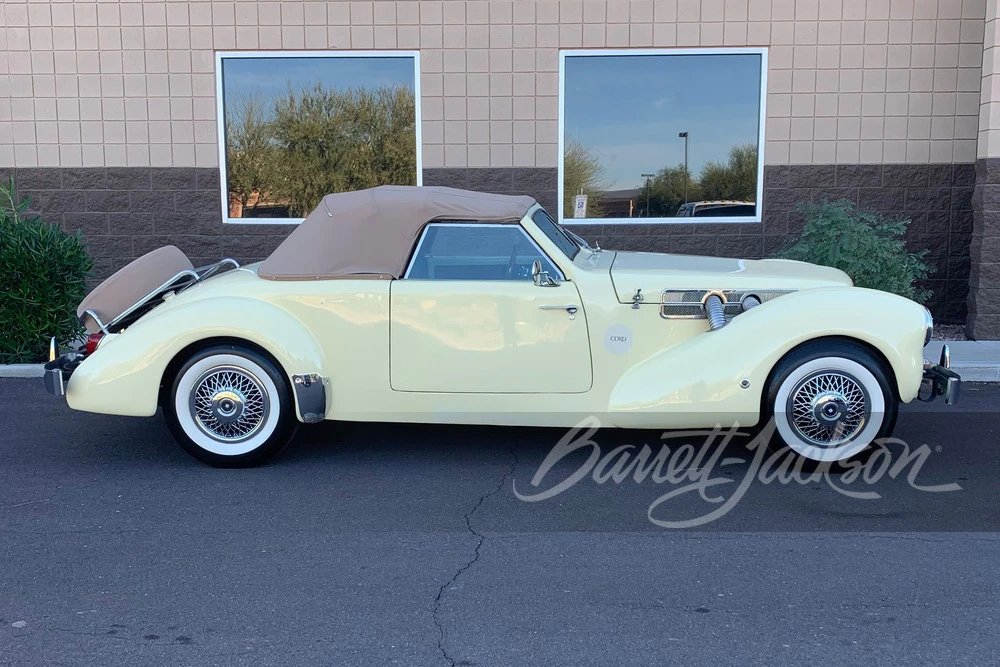 1970 Cord 810 & 812 - Image 12 of 12