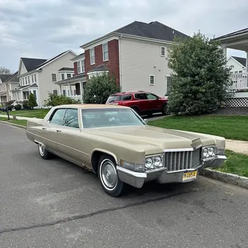 1970 Cadillac DeVille Sedan 4D