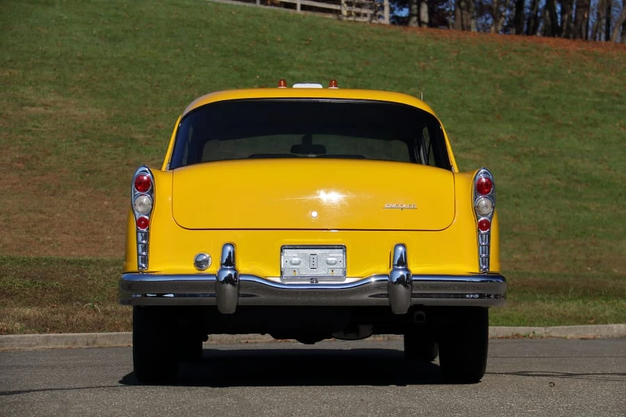1970 Checker - Image 5 of 31