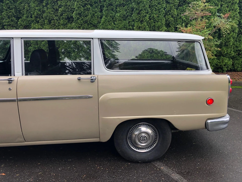 1970 Checker - Image 13 of 31