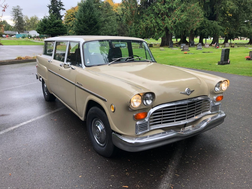 1970 Checker - Image 9 of 31