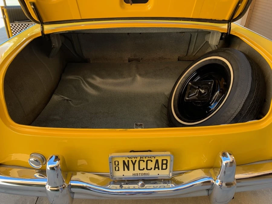 1970 Checker - Image 7 of 11