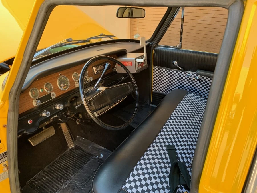 1970 Checker - Image 4 of 11