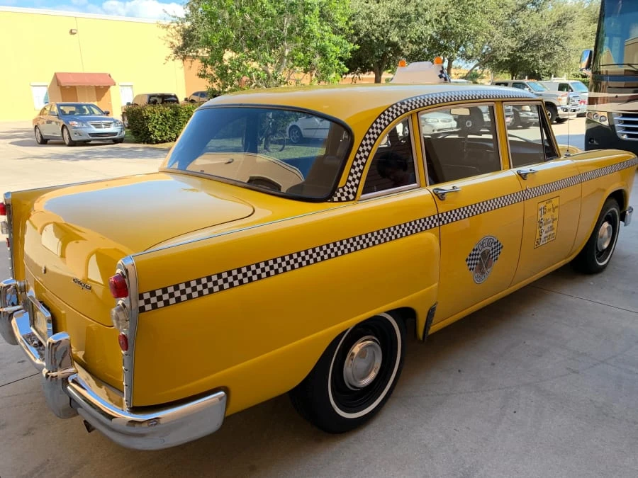 1970 Checker - Image 3 of 11