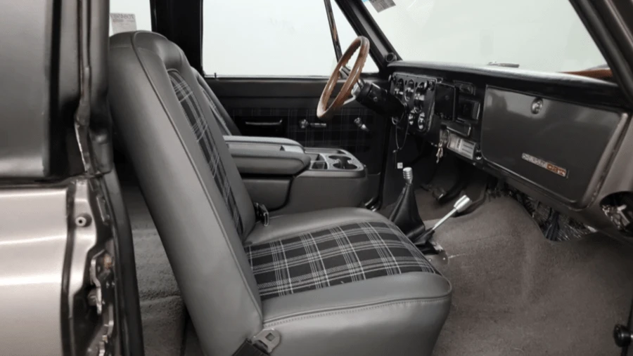 1970 Chevrolet K5 Blazer 1st Gen - Image 11 of 16