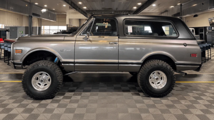 1970 Chevrolet K5 Blazer 1st Gen - Image 2 of 16