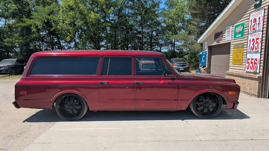 1970 Chevrolet Suburban 6th Gen - Image 2 of 16