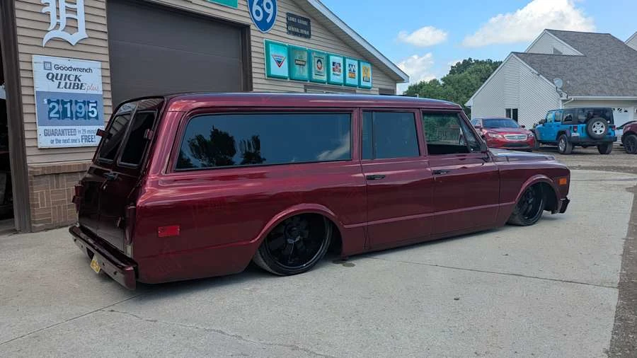 1970 Chevrolet Suburban 6th Gen - Image 3 of 16