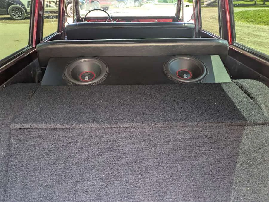 1970 Chevrolet Suburban 6th Gen - Image 14 of 16