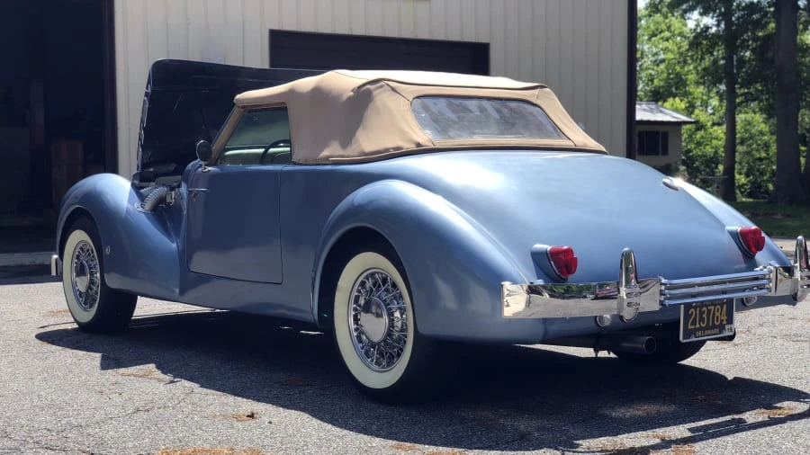 1970 Cord 810 & 812 - Image 2 of 3