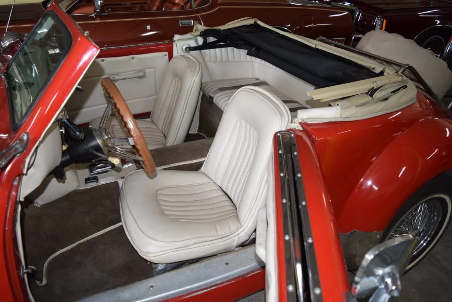 1970 Cord 810 & 812 - Image 5 of 12