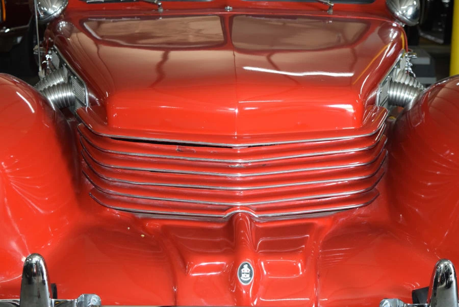 1970 Cord 810 & 812 - Image 10 of 12