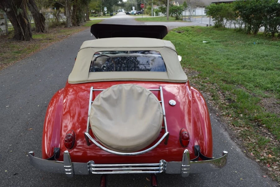 1970 Cord 810 & 812 - Image 11 of 12