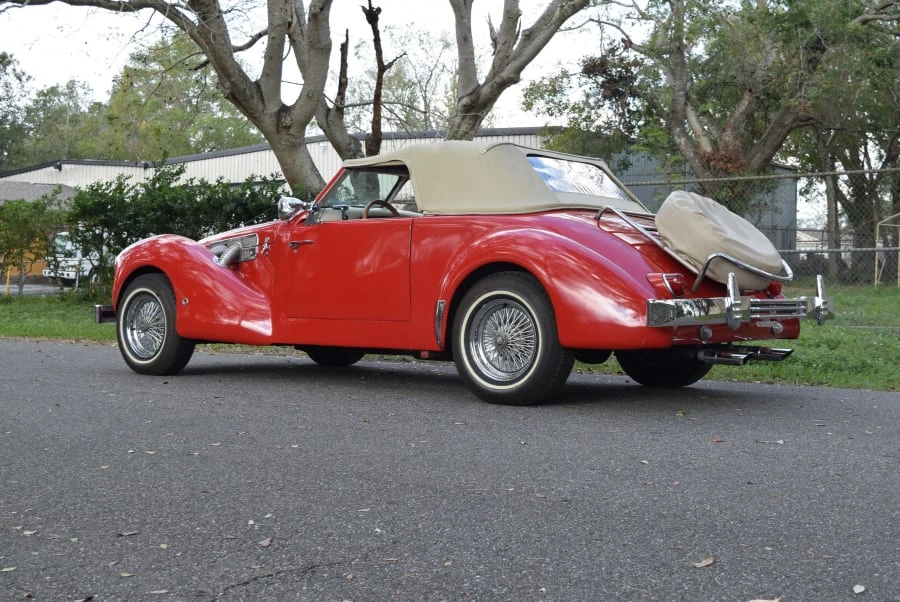 1970 Cord 810 & 812 - Image 12 of 12