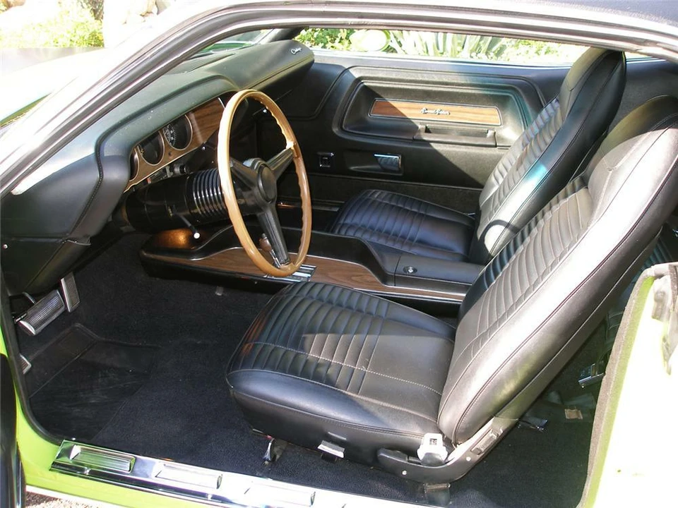 1970 Dodge Challenger Hemi 1st Gen - Image 4 of 6