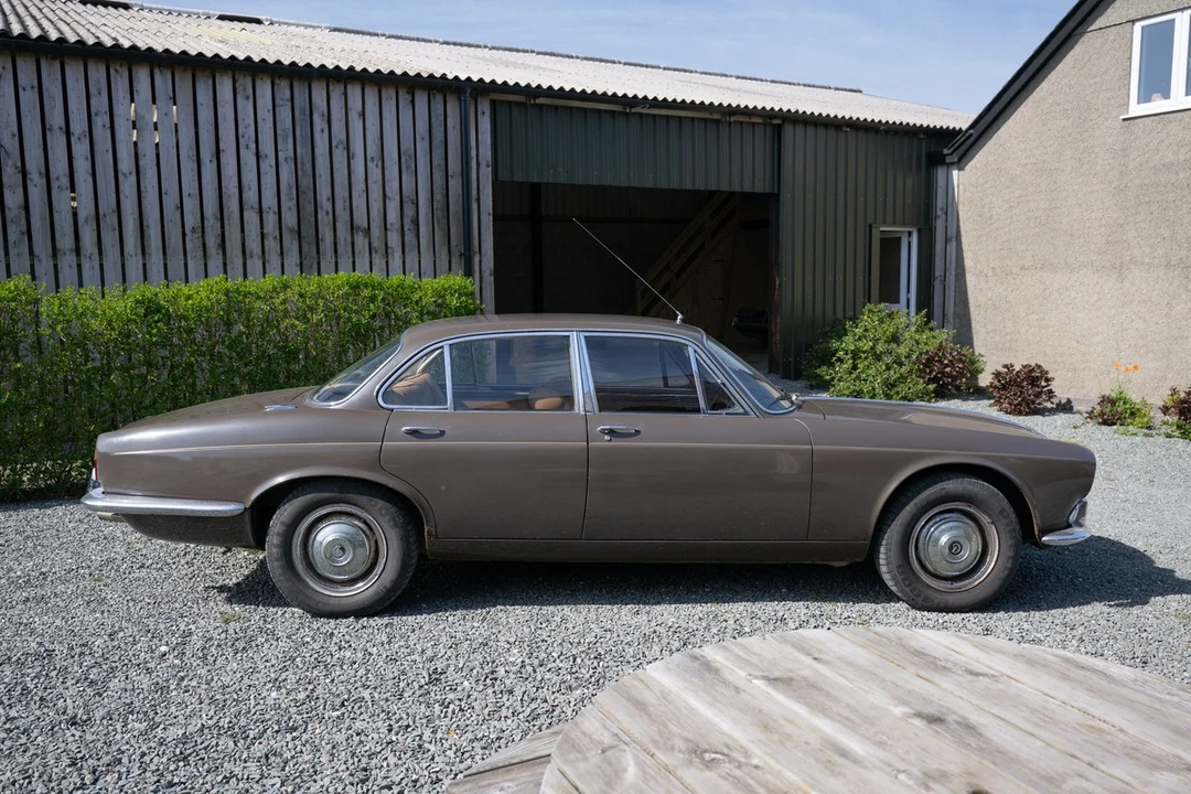 1970 Daimler - Image 8 of 31